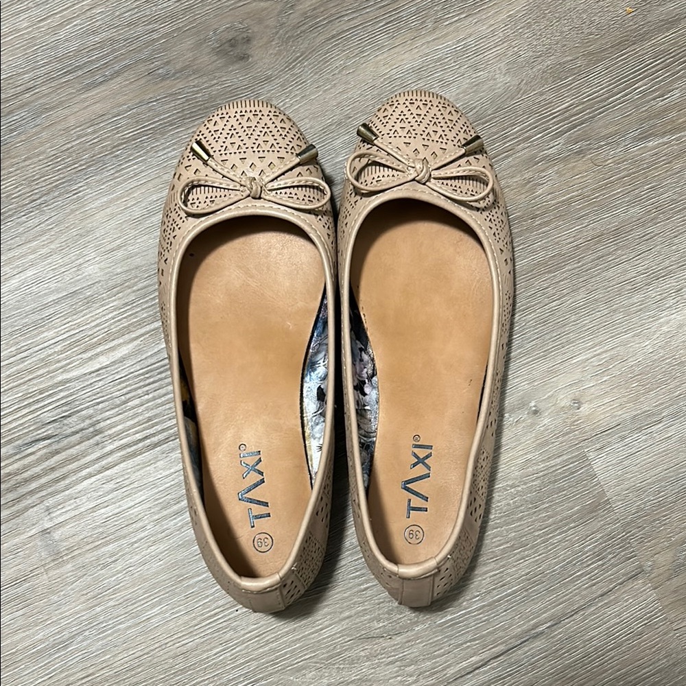 Tan Textured Flats with Bow Detail